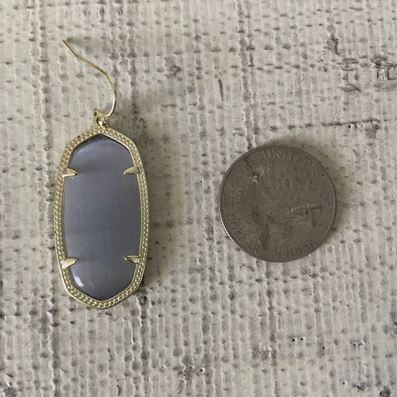 Elle gold drop earrings - Picture 2 of 3